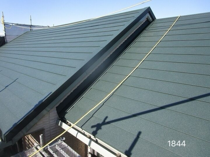 名古屋　守山区　屋根カバー工事　♢