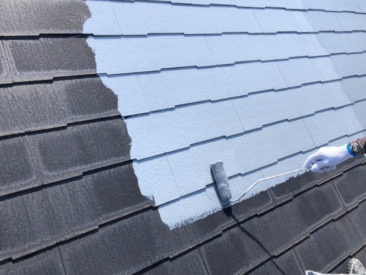 下塗り/塗装における最初の工程です。下塗り材には、上塗り材との密着を良くする役割があります。