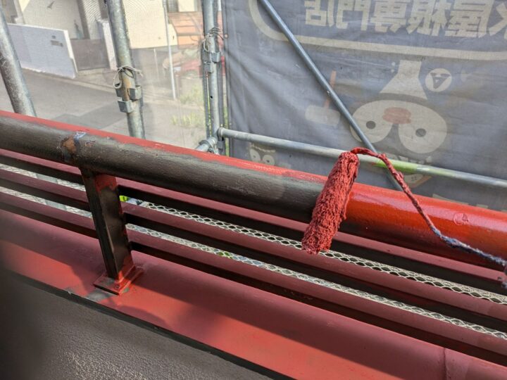 手摺/錆止め/錆を防止・抑制するための工程です。