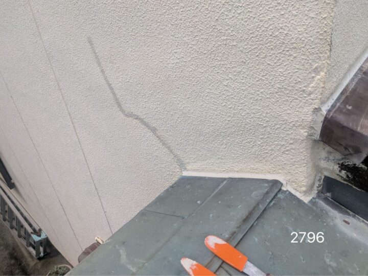 【名古屋市守山区】外壁クラック（ひび割れ）補修工事｜シーリング注入で雨水の浸入をしっかり防止