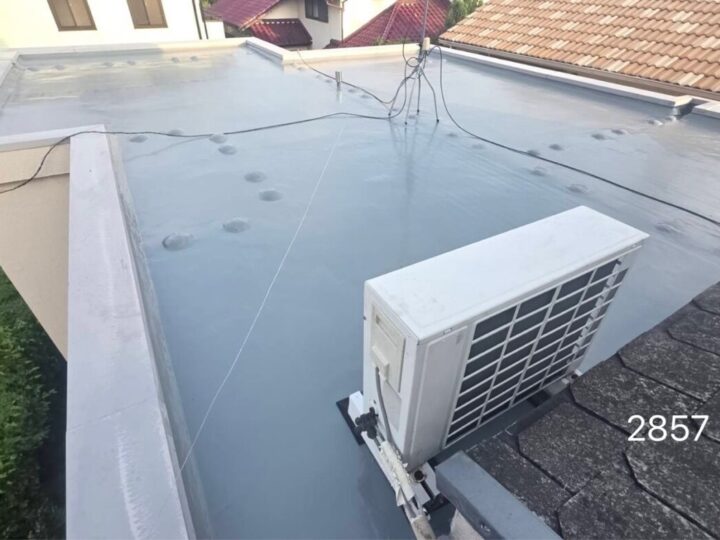 【名古屋市名東区】陸屋根のウレタン塗膜防水工事｜通気シートと脱気筒で膨れを防ぐ「通気緩衝工法」を採用
