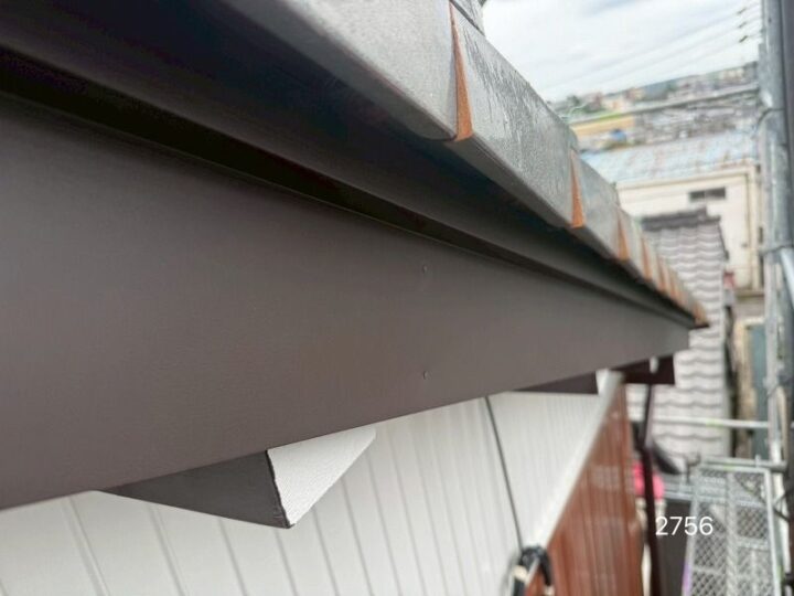 【愛知県瀬戸市】木製破風の板金カバー工事｜傷んだ破風板をガルバリウム鋼板で包んで長期保護
